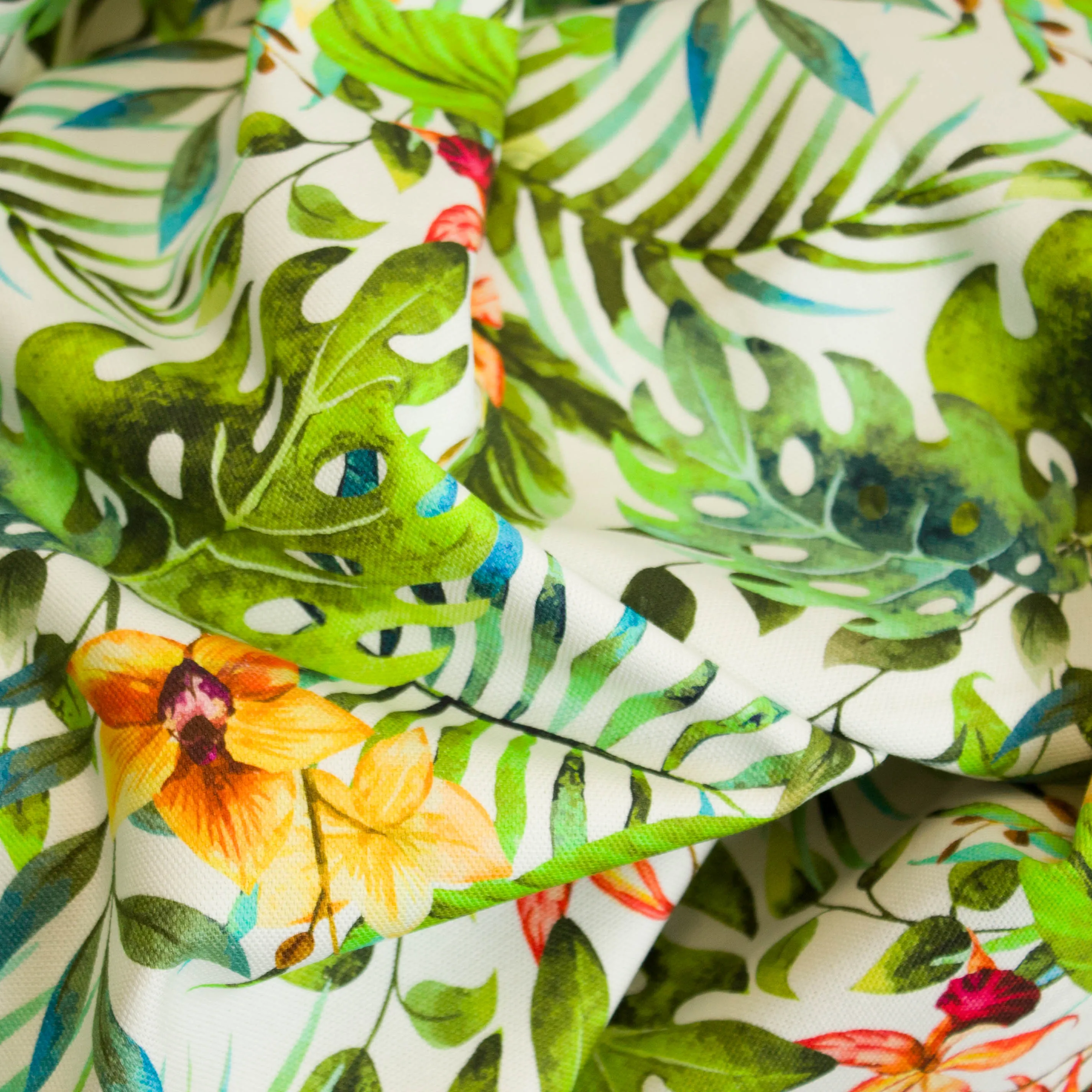 Canvas wit met bloemen en bladeren